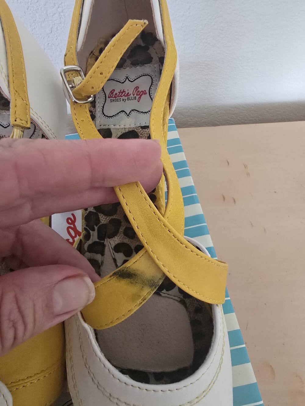 Bettie Page Yellow and White Retro Strappy Peep-Toe Heels - Picture 6 of 6